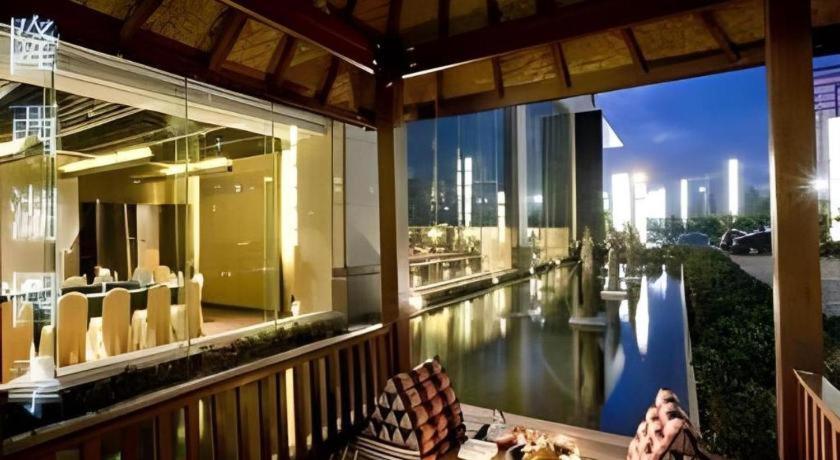 Ssaw Boutique Hotel Hangzhou Xiaoshan City Center Bagian luar foto