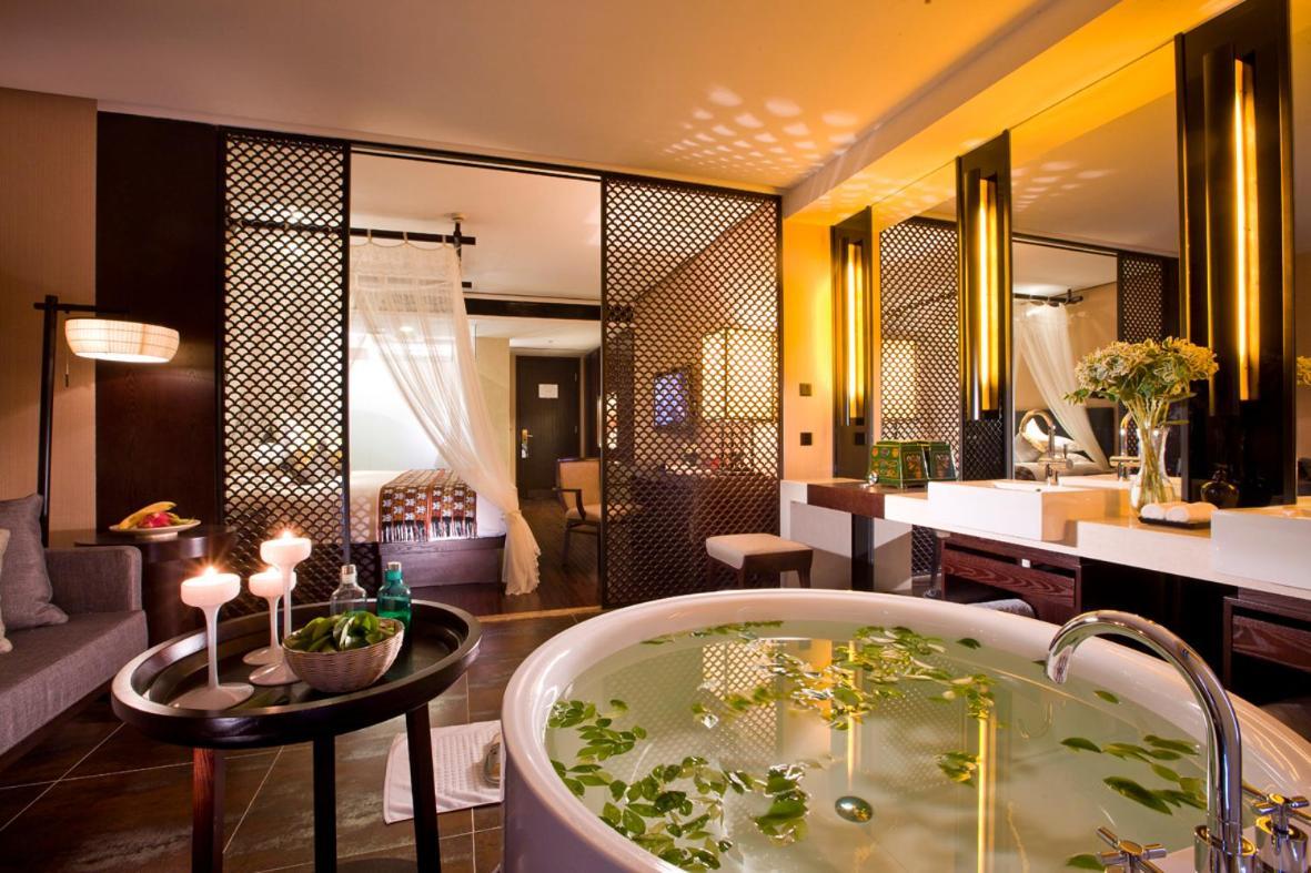 Ssaw Boutique Hotel Hangzhou Xiaoshan City Center Bagian luar foto